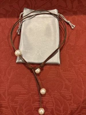 Collar de Perlas Wendy Mignot 12" con 4 Perlas de Agua Dulce en Cordón de Cuero Foto 1 de 4