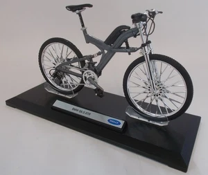 WELLY, Bicicletta da montagna BMW Q6.S XTR grigia, 1/10,  WEL62570PWC - Foto 1 di 4