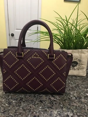 ¡OFERTA! Cartera Selma MICHAEL KORS, con ojal de diamante, ciruela/oro, cuero, nueva con etiquetas, $498 Foto 1 de 4