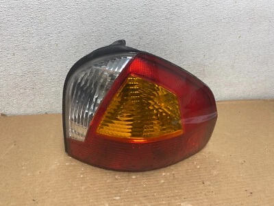 Luz trasera lateral derecha para pasajero Hyundai Santa Fe 2001 2002 2003 2004 N9712 DW Foto 1 de 4