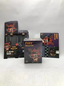 *Nuovo con scatola ma ha danni* Youtooz Foxy | Five Nights At Freddy’s | Esclusiva GameStop - Foto 1 di 16