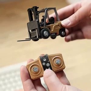 Carretilla elevadora de aleación 1/64 RC Camiones Mini APP 2.4G Coches de radiocontrol Control remoto Construcción - Imagen 1 de 8
