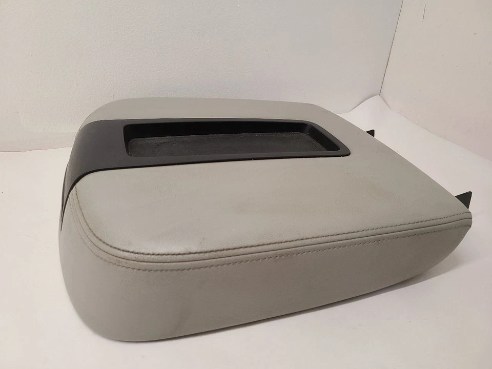 2010-2014 CHEVROLET SUBURBAN 1500 Console Front Floor W Entertainment Center Lid Foto 1 de 4