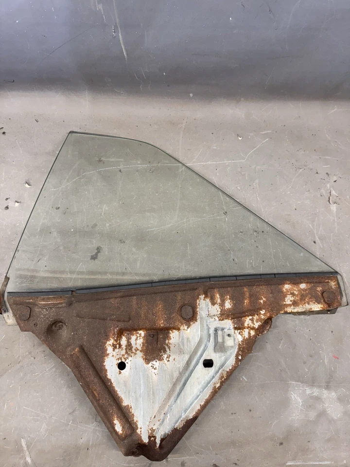 1965-1966 Pontiac Grand Prix 2 двери хардтоп кабриолет четверть стекла 1/4 окна - Изображение 1 из 4