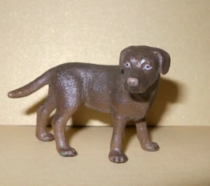 SCHLEICH  da BARBAPUFFO -16387 CANI LABRADOR MARRONE LABRADOR FEMALE BROWN - Imagen 1 de 1