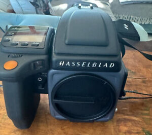 Fotocamera Reflex digitale medio formato Hasselblad H6D-100 pari al nuovo