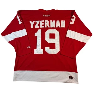 CCM NHL Hockey Trikot Detroit Red Wings Steve Yzerman #19 Captain Stitched Gr. Lg - Bild 1 von 5