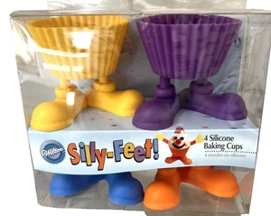 Wilton Silly-Feet Silikon Backen Tasse Formen für Cupcakes Gastgeschenk 4er Set - Bild 1 von 3