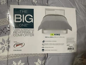 The Big One Down-Alternative Reversible Comforter King Size Snowflake Brand New - Picture 1 of 3