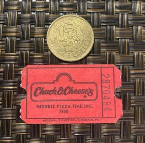 VINTAGE CHUCK E CHEESE COLLECTIBLE ARCADE RED TICKET & 1983 TOKEN RARE L@@K QTY! - Picture 1 of 2