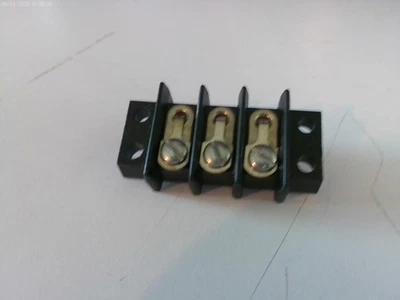CINCH 3-141Y CONNECTOR BARRIER STRIP TERMINAL BLOCK 3 POS 11.13mm -FAST SHIPPING - Image 1 of 2
