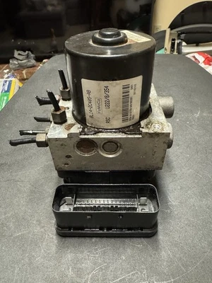 2010-2014 Ford Expedition Navigator ABS Anti Lock Break Pump BL14-2C405-AB - Image 1 of 4