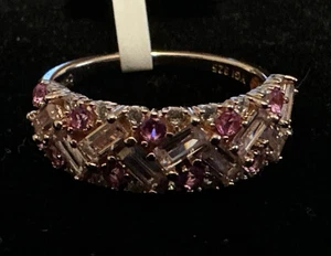 Precioso anillo de compromiso redondo de zafiro rosa simulado enchapado en oro rosa de 14 k - Imagen 1 de 8