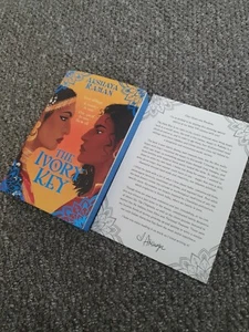 The Ivory Key ILLUMICRATE EXCLUSIVE SIGNED EDITION Akshaya raman Author letter - Bild 1 von 4