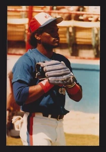 1984 Tim Raines  MONTREAL EXPOS  UNSIGNED  4 x 6  ORIGINAL SNAPSHOT PHOTO #50 - Picture 1 of 1