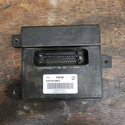 2010-2012 GMC Yukon Tahoe Silverado Fuel Pump Control Module (20791901) OEM - Image 1 of 4