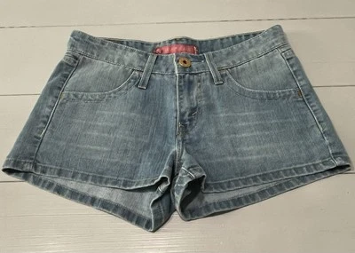 ЖЕНСКИЕ JUNIORS LEVIS СРЕДНИЙ ПОДЪЕМ СРЕДНИЙ СТИРКА ДЖИНСОВЫЕ ШОРТЫ РАЗМЕР 5 - Изображение 1 из 4