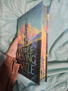 Howl’s Moving Castle von Diana Wynne Jones FairyLoot EXKLUSIV mit gesprühten Kanten - Bild 1 von 3