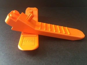 LEGO New Lot Of 2 Orange Element Brick Separator Tool Accessory - Imagen 1 de 2