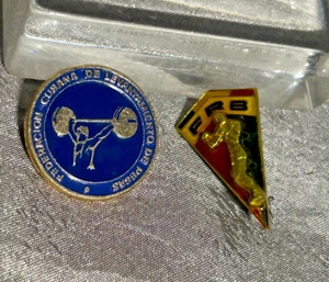 VINTAGE CUBAN WEIGHT LIFTING PINBACK AND F R B BOXING PIN - Picture 1 of 3