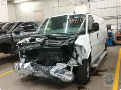 Bote de vapor usado se adapta a: camioneta Chevrolet Express 2500 2021 grado A Foto 1 de 4