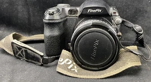 Paquete Fuji Camera FinePix S5100: bolsa para cámara y cámara - Imagen 1 de 6