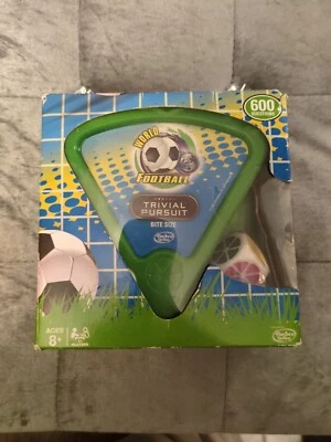 WORLD FOOTBALL TRIVIAL PURSUIT BITE SIZE QUIZ MEMORY GAME NEW & BOXED - Image 1 of 4