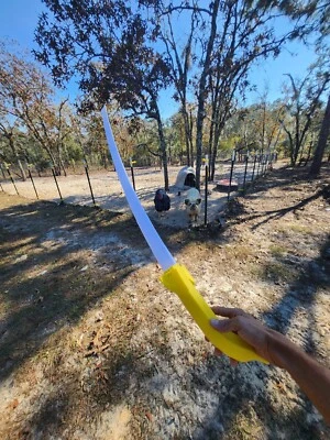 Banana Katana - 有趣、安全和可扩展塑料剑(34 英寸) — 第 1/3 张图片