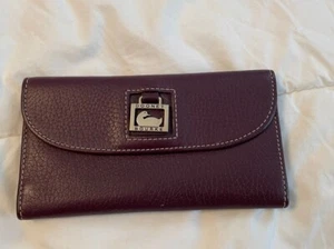 DOONEY & BOURKE Purple Plum Leather Wallet-MINT - Picture 1 of 6