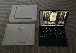 APPLE MacBook Air 13,6 Zoll 256GB 16GB M3 MC8K4D/A Midnight 6 Zyklen - Bild 1 von 15
