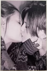 Women Kissing Female KISS Couple Girls Lesbian Interest Reprint Vintage Photo - Picture 1 of 3
