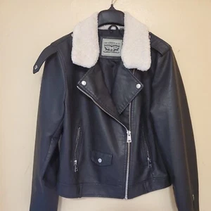Chaqueta de cuero sintético Levi Strauss para mujer talla grande negra - Imagen 1 de 12