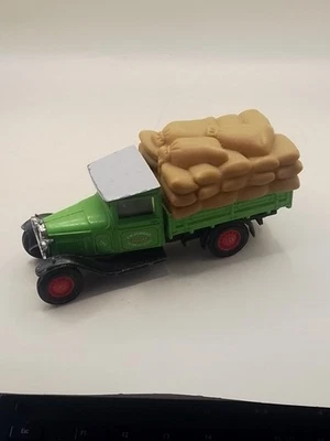Modelos Matchbox de antaño 1932 Ford AA camión Peacock Haulage. Foto 1 de 4