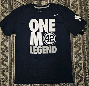 Vintage Mariano Rivera # 42 NY Yankees "One Mo Legend" T-Shirt Herren M Neu mit Etikett - Bild 1 von 4