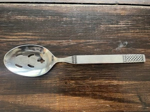 VTG Danika Stainless MSI Japan Celtic Knot Pierced Serving Spoon - Picture 1 of 3