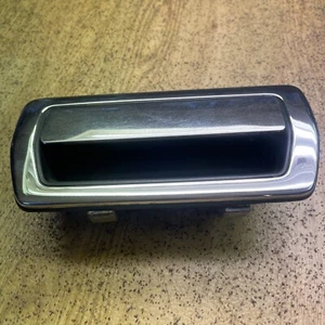 Jaguar XJ6/XJ40 TÜRGRIFF HINTEN D24 - Bild 1 von 3
