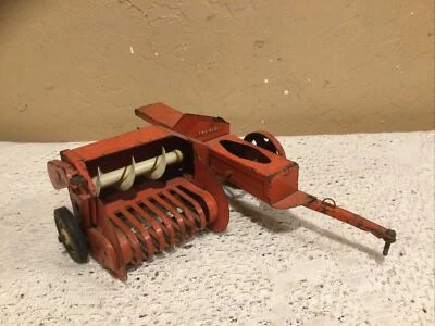 Vintage 1950/60’s Tru Scale Pressed Steel Farm Hay Baler Toy-Parts or Restore - Image 1 of 4