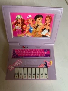 Sonderangebot 2XKids Tragbares Laptop Spielzeug mit Musik Tastatur Kinder Beute Tasche - Bild 1 von 2