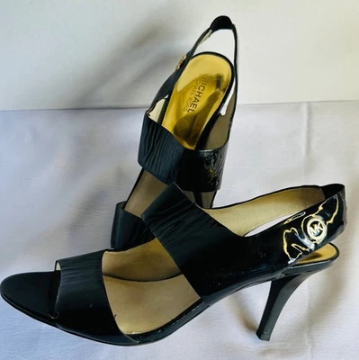 Tacones Michael Kors de charol negro Foto 1 de 4