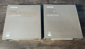 Pantone Moda, Hogar + Interiores Conjunto de Especificador de Color y Guía de Color Descontinuado - Imagen 1 de 2
