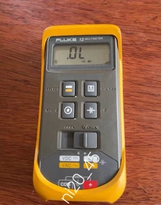 Multímetro digital Fluke 12 con cables y estuche de goma - Imagen 1 de 6