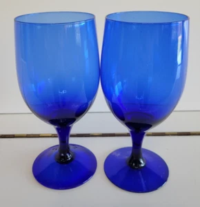 2 COBALT BLUE EGGSHELL GLASS WATER GOBLETS 6.75 INCHES HOLDS 12 OZS - Picture 1 of 7