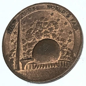 # C030 NEW YORK WORLD'S FAIR 1939 BRONZE MEDAL, - Picture 1 of 2