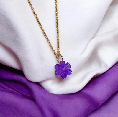 Collar de piedras preciosas de energía curativa colgante flor amatista tallada natural para ella Foto 1 de 4