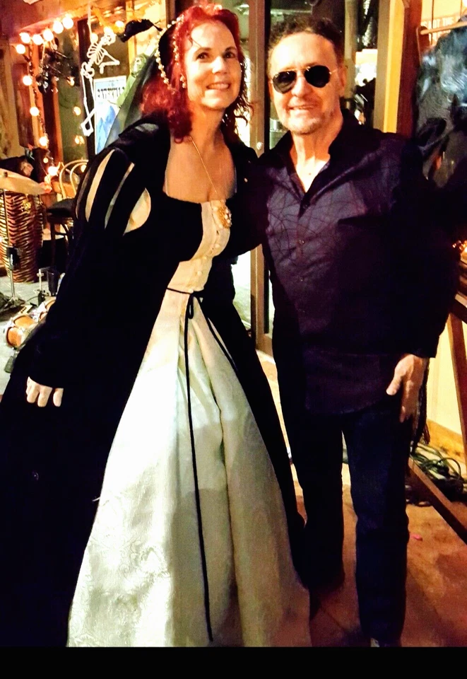 Vestido renacentista personalizado hecho por taileros de Tailandia soy 5"7" Foto 1 de 4