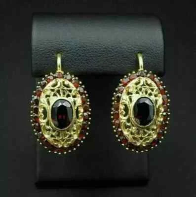 Pendiente de boda para mujer granate simulado corte ovalado de 2,00 quilates enchapado en oro amarillo de 14 quilates Foto 1 de 4