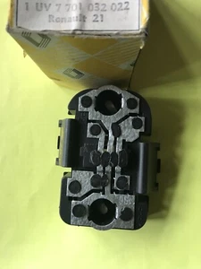 BOMBILLA BOTA TRASERA RENAULT 21 BERLINA HOKDER 7701032022 - Imagen 1 de 3