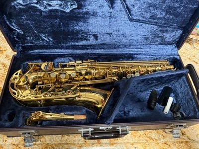 Yamaha YAS-62 Alto Saxophone with Purple Logo Early Model - Image 1 of 4
