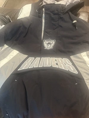 Chaqueta Pullover Mitchell & Ness Raiders Retro - Talla Pequeña - Negra/Plateada Foto 1 de 4
