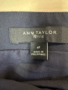 Ann TaylorPetites 6p Skirt length 22 inches Navy Blue - Picture 1 of 6
